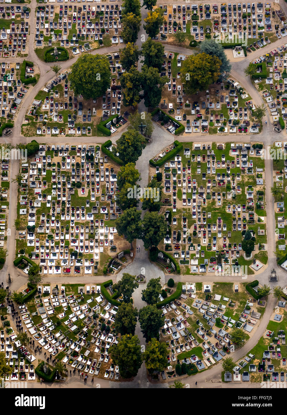 Vue aérienne du cimetière, Regensburg, Oberer cimetière catholique de Ratisbonne, Reihengräber, cimetières militaires, Ratisbonne, Banque D'Images