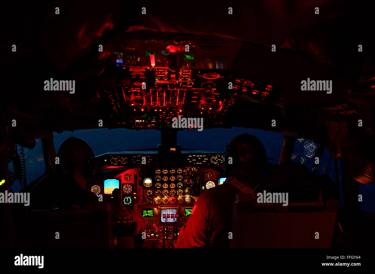 Le lieutenant-colonel Mark Meacham (à gauche) et le Capitaine Mark Stevens au bercail après avoir fait le plein d'un C-17 Globemaster au large de la côte est de la Floride. Les deux sont des pilotes de KC-135 affecté à la 459e ARW. Banque D'Images