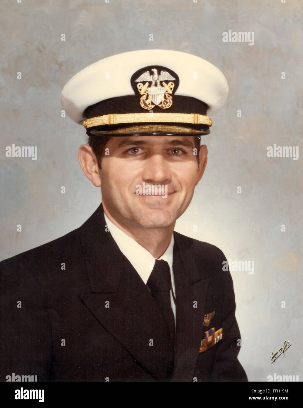 Après avoir servi comme pilote de chasse dans le Corps des Marines, ancien colonel de l'Armée de l'air (DR) James Ruffer rejoint la marine et est devenu un médecin de l'air. Banque D'Images
