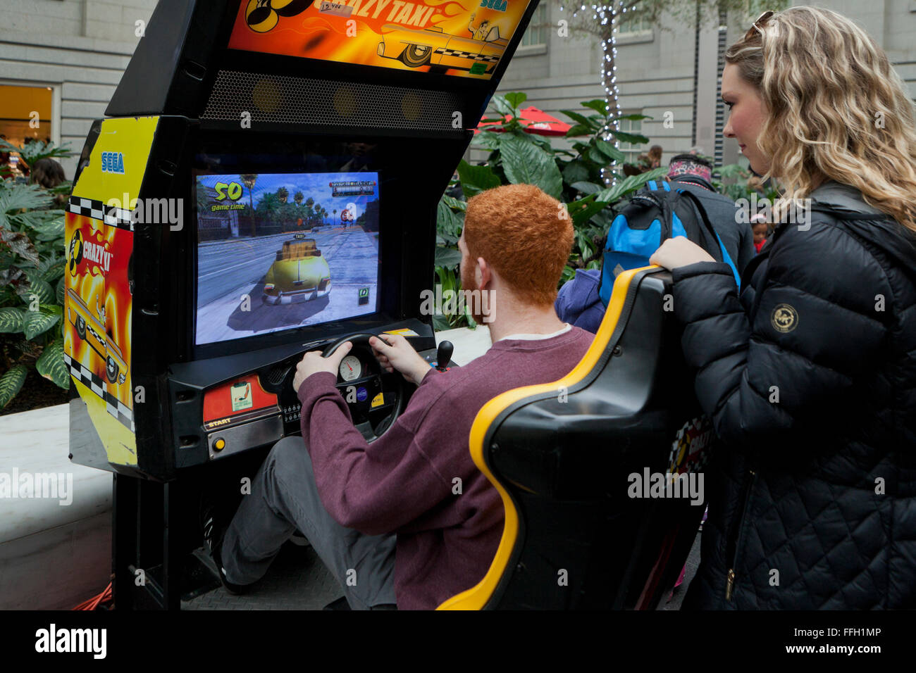 Man Crazy Taxi de Sega jeu d'arcade - USA Photo Stock - Alamy