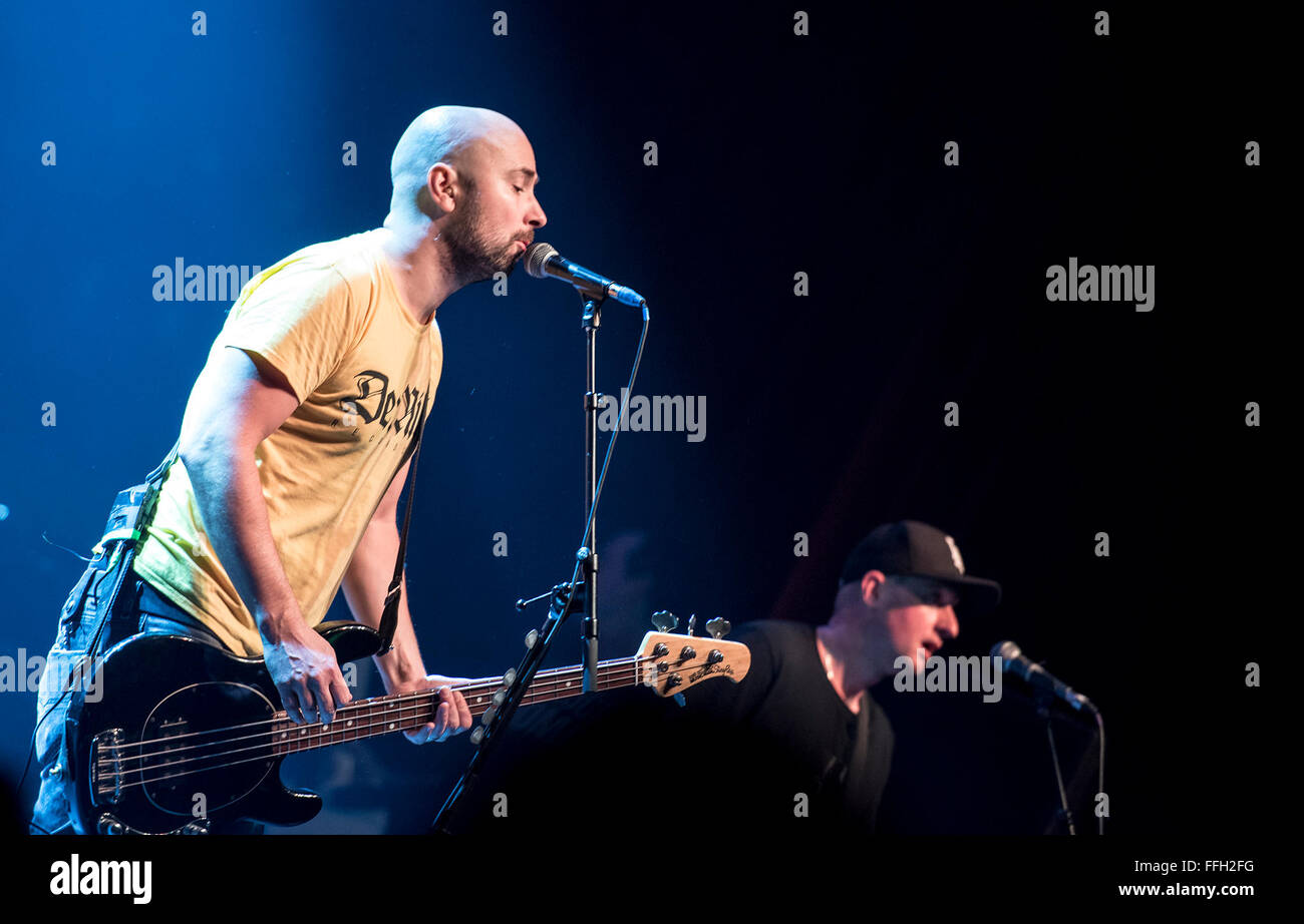 Manchester, UK. 13 févr. 2016 Millencolin effectuer au Ritz, Manchester, sur leur tournée britannique 13/02/2016 Credit : Gary Mather/Alamy Live News Banque D'Images