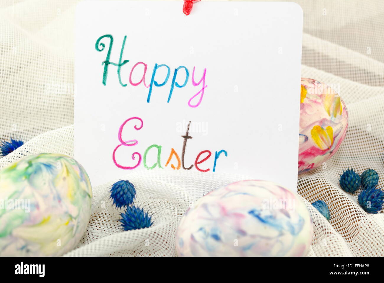 Happy Easter decoupage peint à la main les oeufs de Pâques Banque D'Images