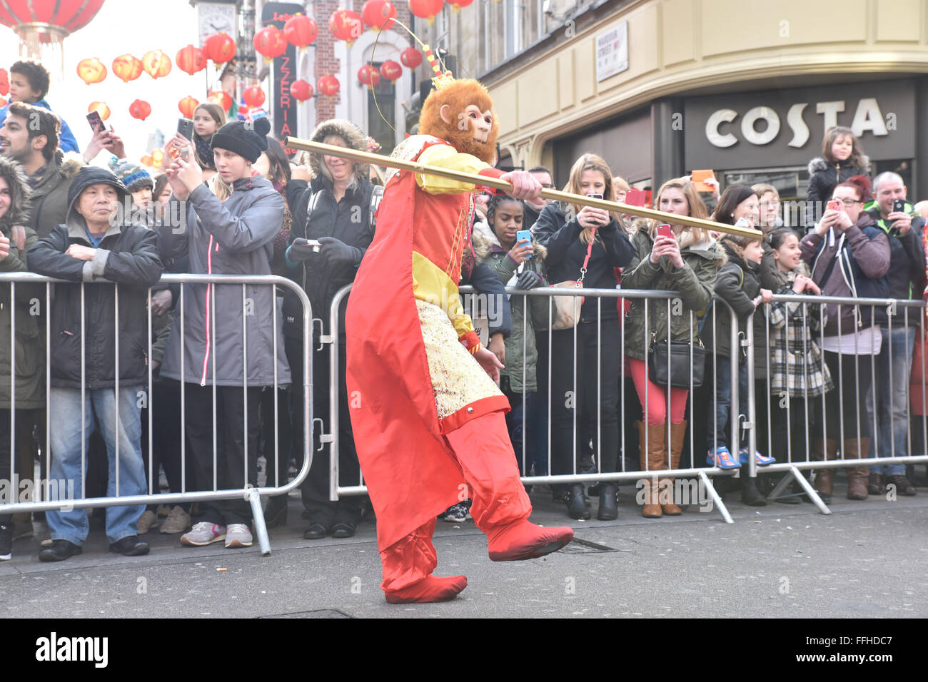 Londres, Royaume-Uni. 14 février 2016. Célébrer le Nouvel An chinois 2016, l'année du singe dans le quartier chinois de Londres Matthew Chattle Banque D'Images