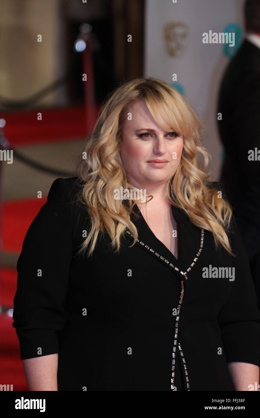 Londres, Royaume-Uni. 14 Février, 2016. Rebel WIlson assiste à l'EE British Academy of Film and Television Arts (BAFTA) à la Royal Opera House, Londres. Crédit : david mbiyu/Alamy Live News Banque D'Images