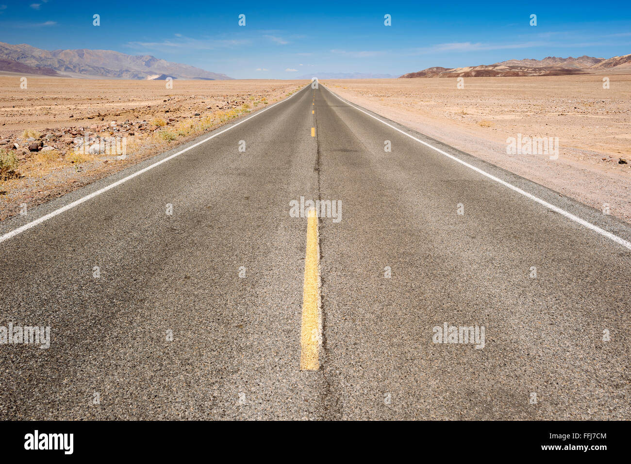 En route Badwater Death Valley National Park, Californie Banque D'Images