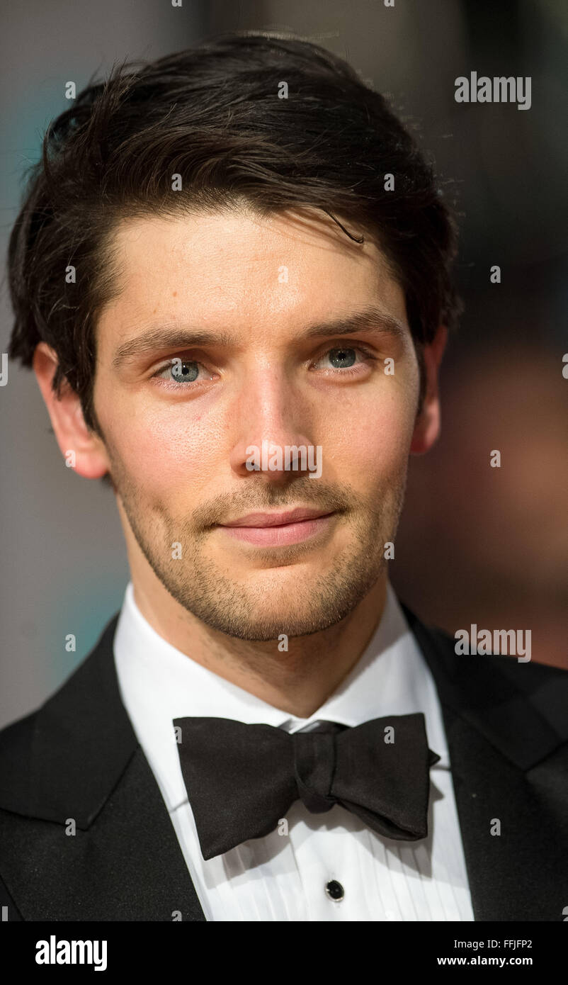 Londres, Royaume-Uni. 14 Février, 2016. Colin Morgan arrive à l'EE British Academy Film Awards, BAFTA Awards, au Royal Opera House de Londres, Angleterre, le 14 février 2016. Dpa : Crédit photo alliance/Alamy Live News Banque D'Images