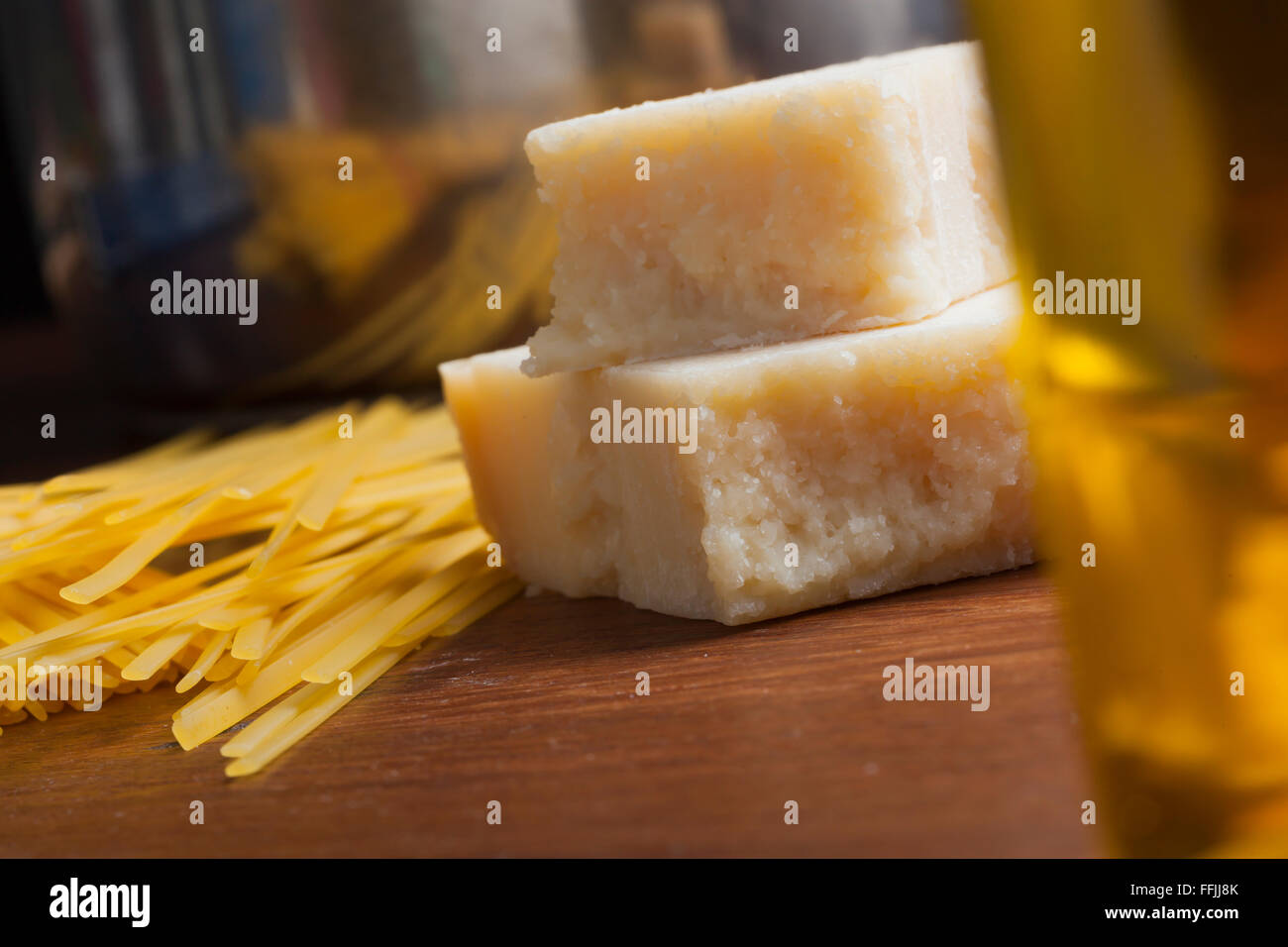 La cuisine italienne, différents types de pâtes, y compris le fromage parmesan spaghetti Banque D'Images