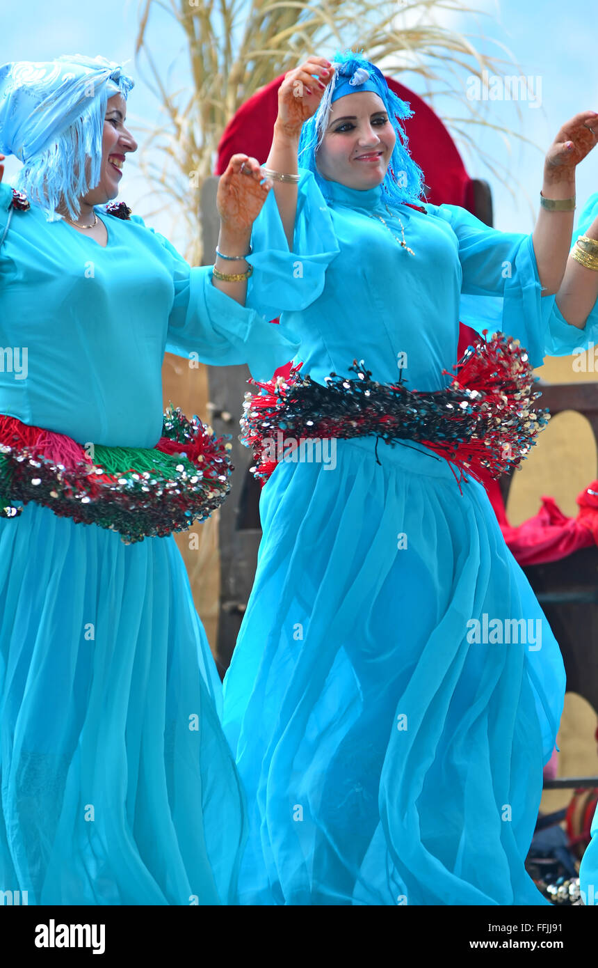 Martigny, Suisse - 11 SEPTEMBRE : les danseurs du groupe Tornals marocain dans l'exécution de Saillon Fête médiévale : Mars Banque D'Images