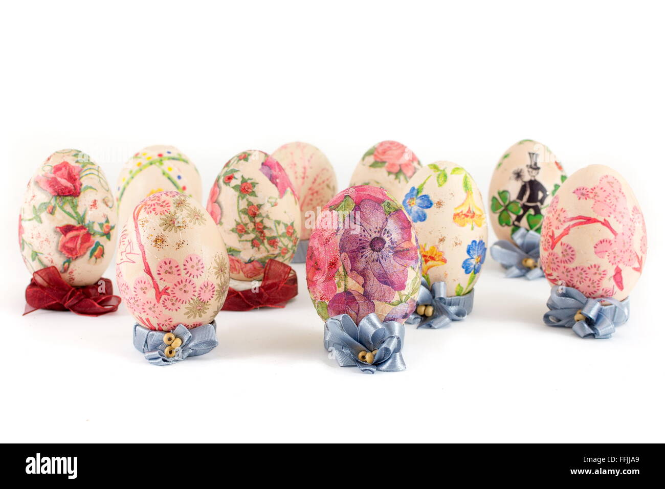 Bande de décoration découpage les oeufs de Pâques colorés Banque D'Images