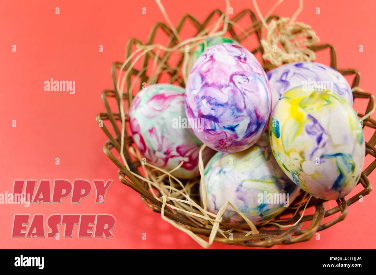 Happy Easter decoupage et peint à la main les oeufs de Pâques décorés Banque D'Images