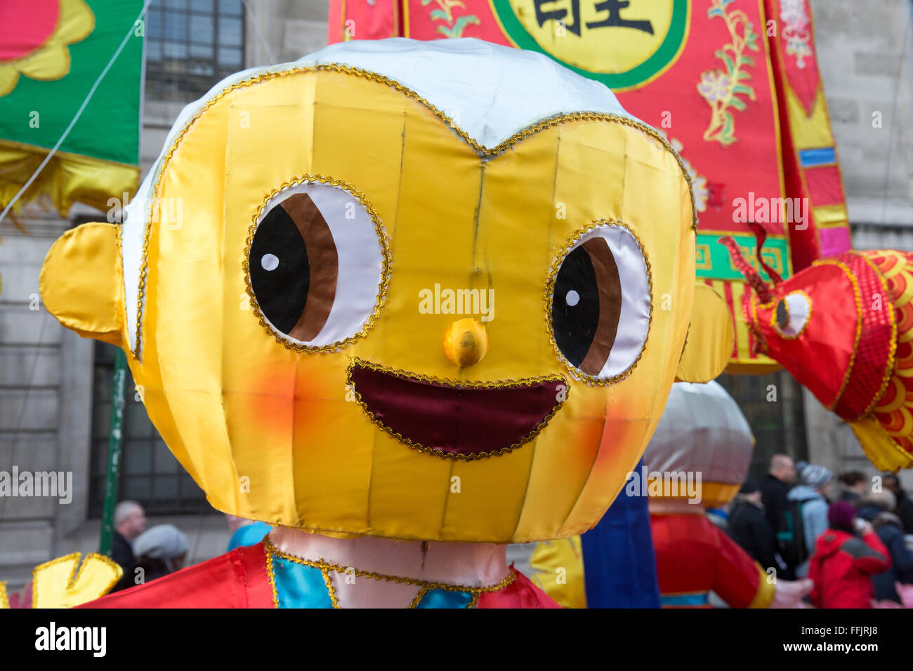 Des milliers de personnes étaient alignés le long des rues de Londres pour le Nouvel An chinois célébré cette année.L'année du singe Banque D'Images