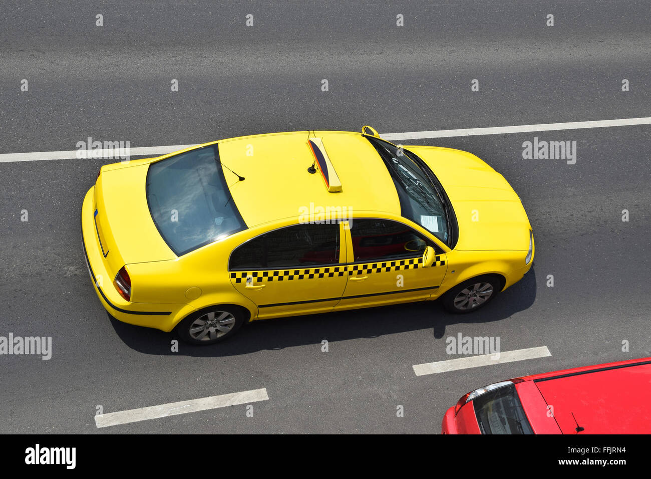 Une voiture de taxi dans la rue Banque D'Images