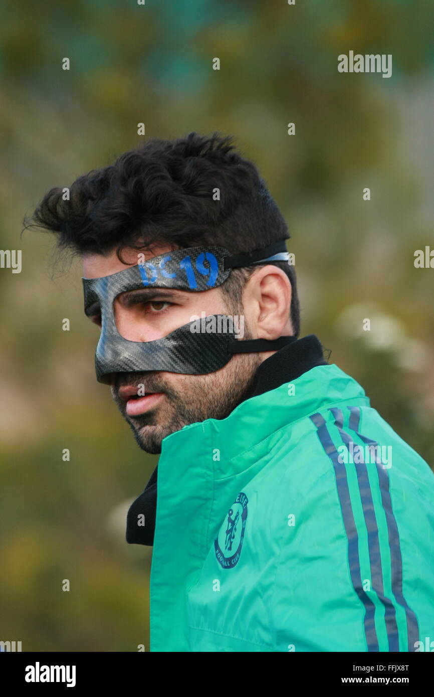 Diego Costa joue 'Zorro' comme le train de l'équipe de football de Chelsea Banque D'Images