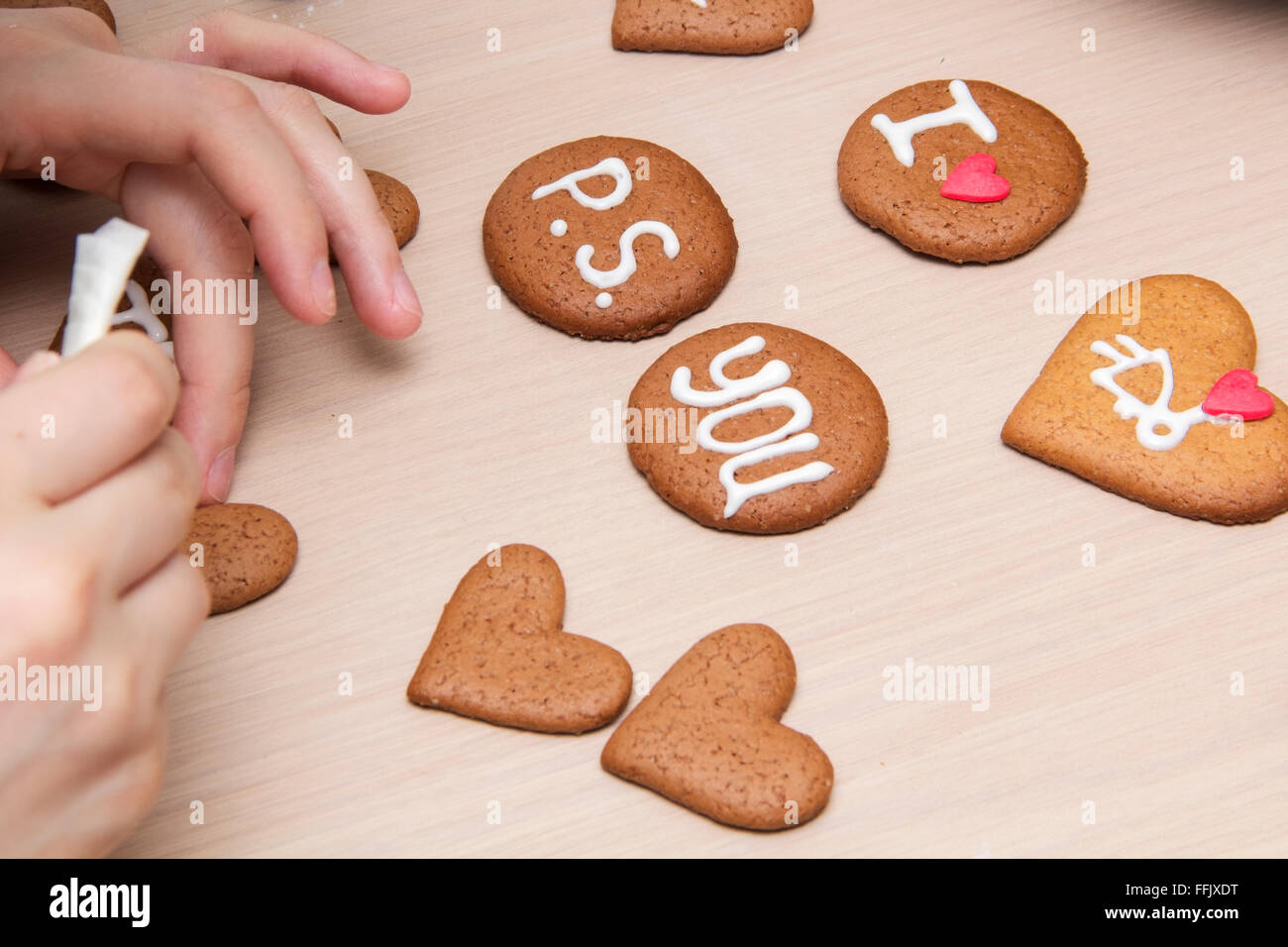 Écrit pâtisserie sur gingerbread Banque D'Images