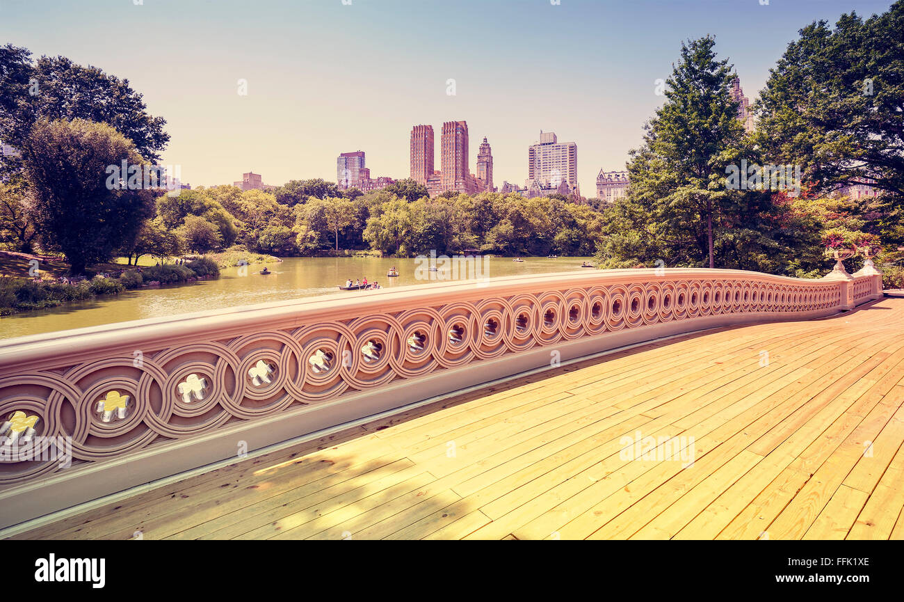 Pont stylisé Vintage dans Central Park, New York, USA. Banque D'Images