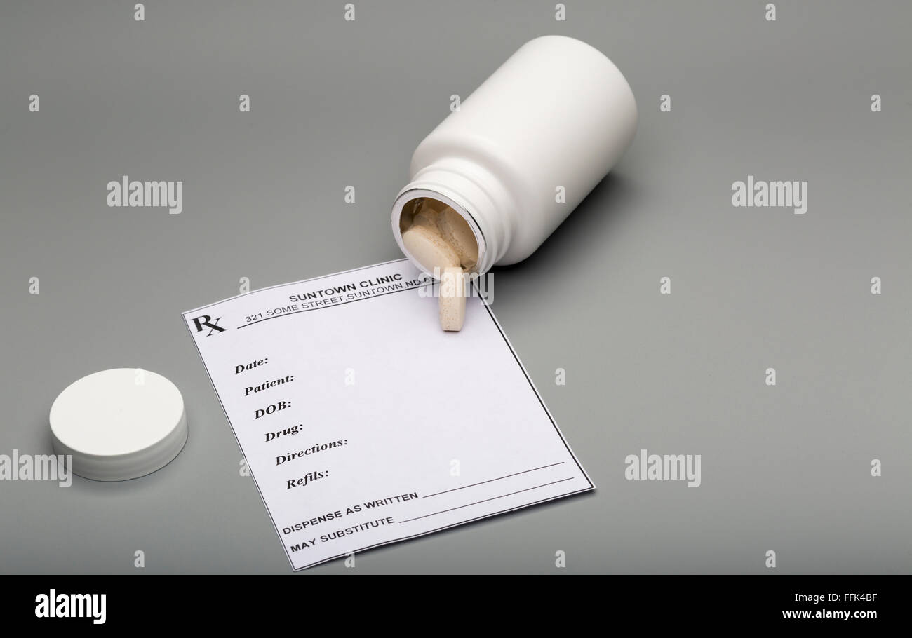 Prescription de vitamines et de bouteille de pilules Banque D'Images