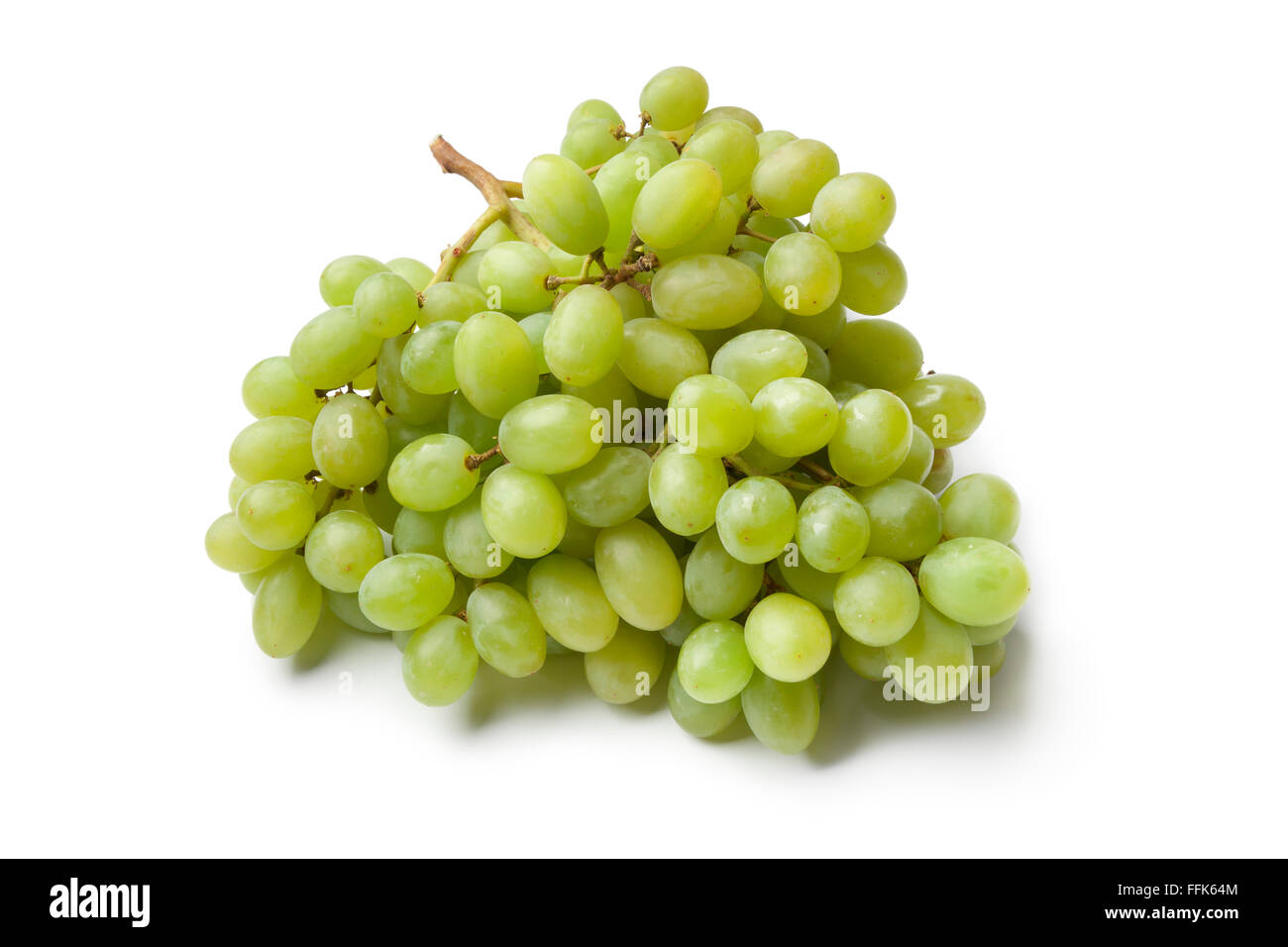 Bouquet de raisin vert isolé sur fond blanc Banque D'Images