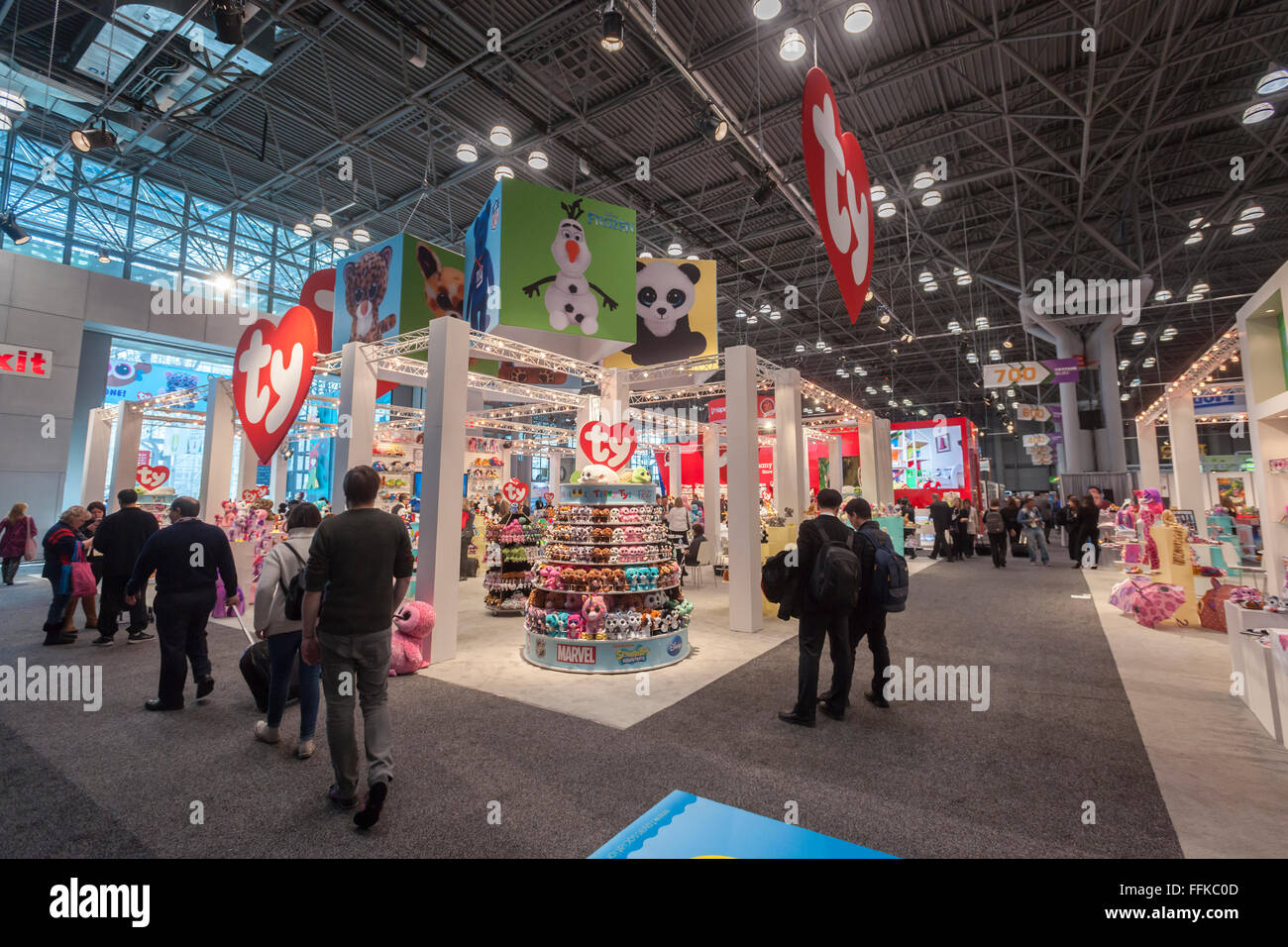 Foire aux jouets Banque de photographies et d'images à haute résolution -  Alamy