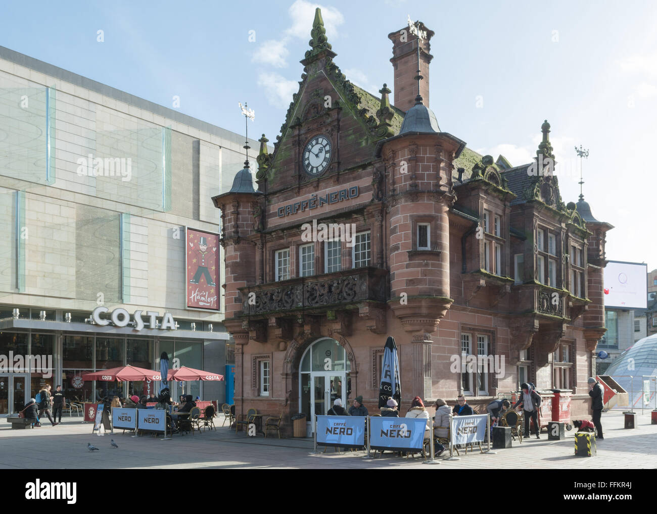 Caffe Nero chaîne du café dans l'ancienne station de métro St Enoch Centre-ville de Glasgow, à côté de la St Enoch Centre & Costa Banque D'Images