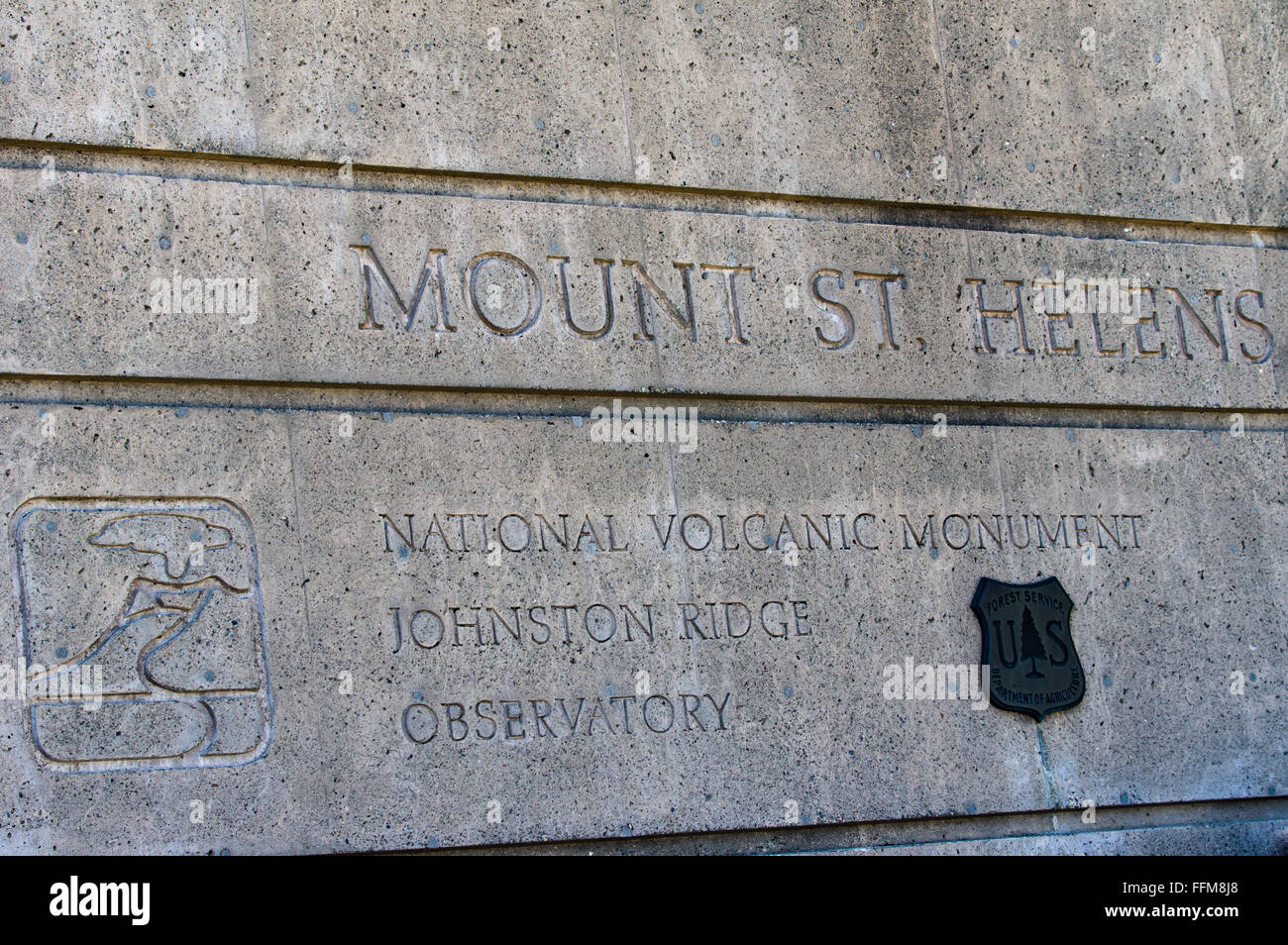 Le Mont St Helens signe sur le mur de la Johnston Ridge Observatory. Le Mont St Helens Monument Volcanique National Banque D'Images
