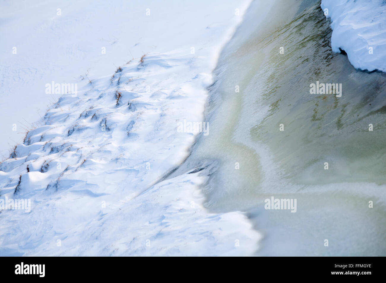 Résumé neige et glace eau gelée en Islande en février Banque D'Images