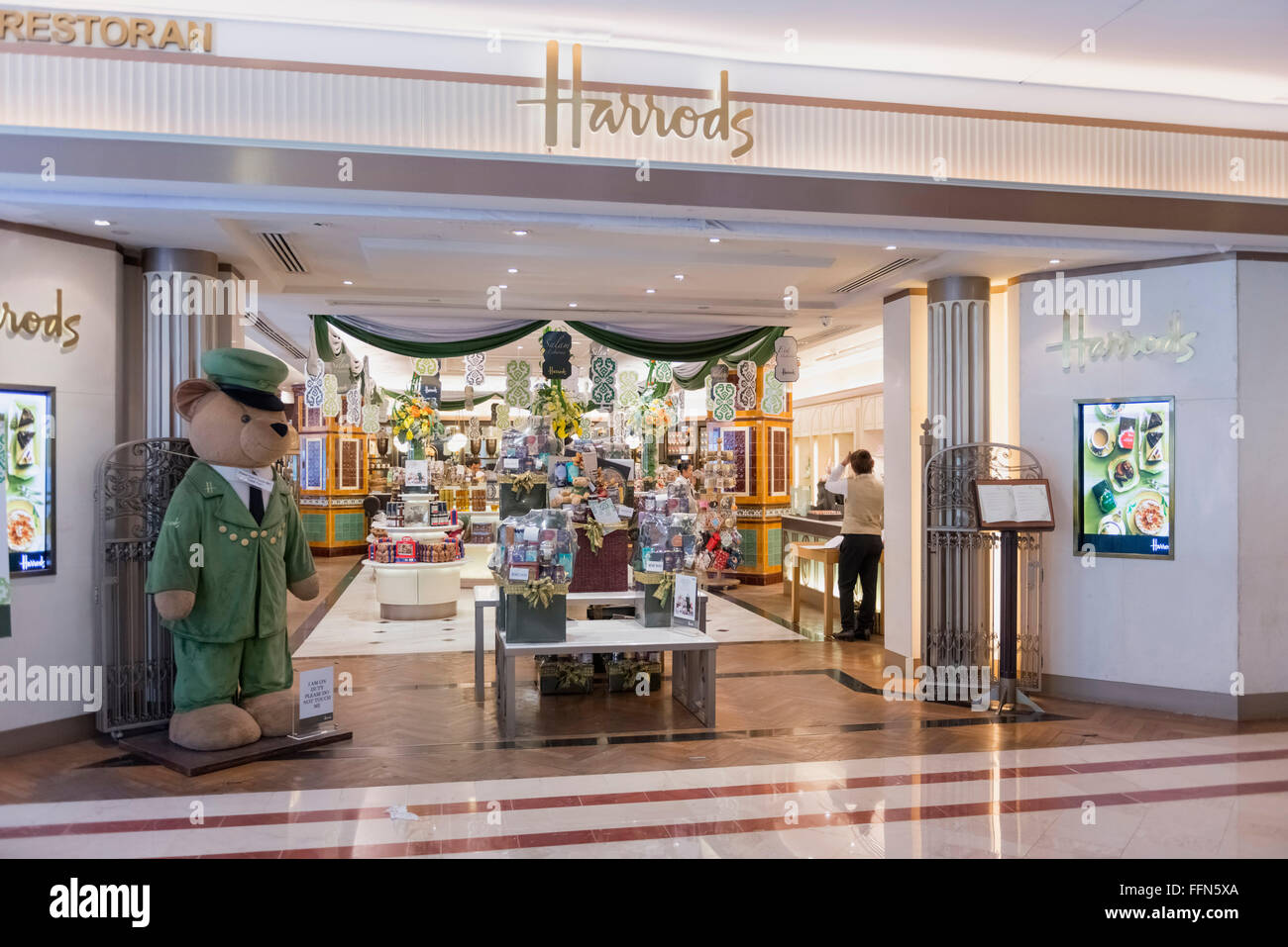 Harrods store dans le centre commercial Suria KLCC, Kuala Lumpur, Malaisie Banque D'Images