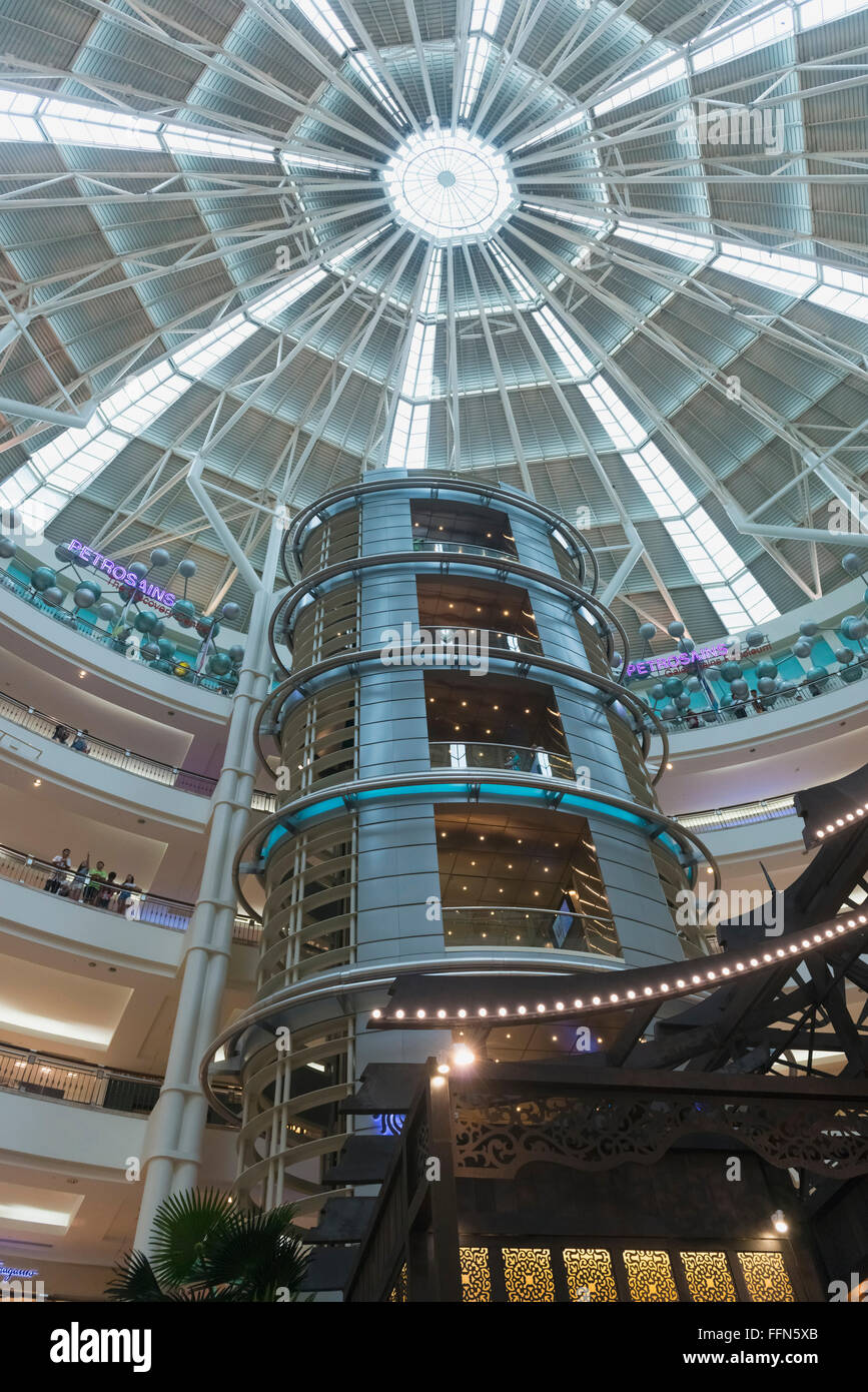 L'intérieur du centre commercial Tours Petronas, à Kuala Lumpur, en Asie du sud-est Banque D'Images