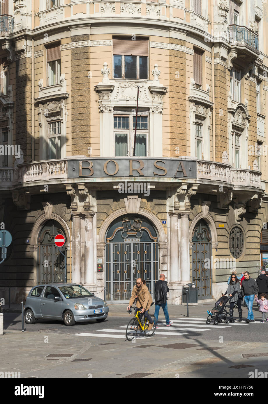 Borsa bâtiment dans la Piazza della Borsa Vecchia square, Trieste, Italie, Europe Banque D'Images