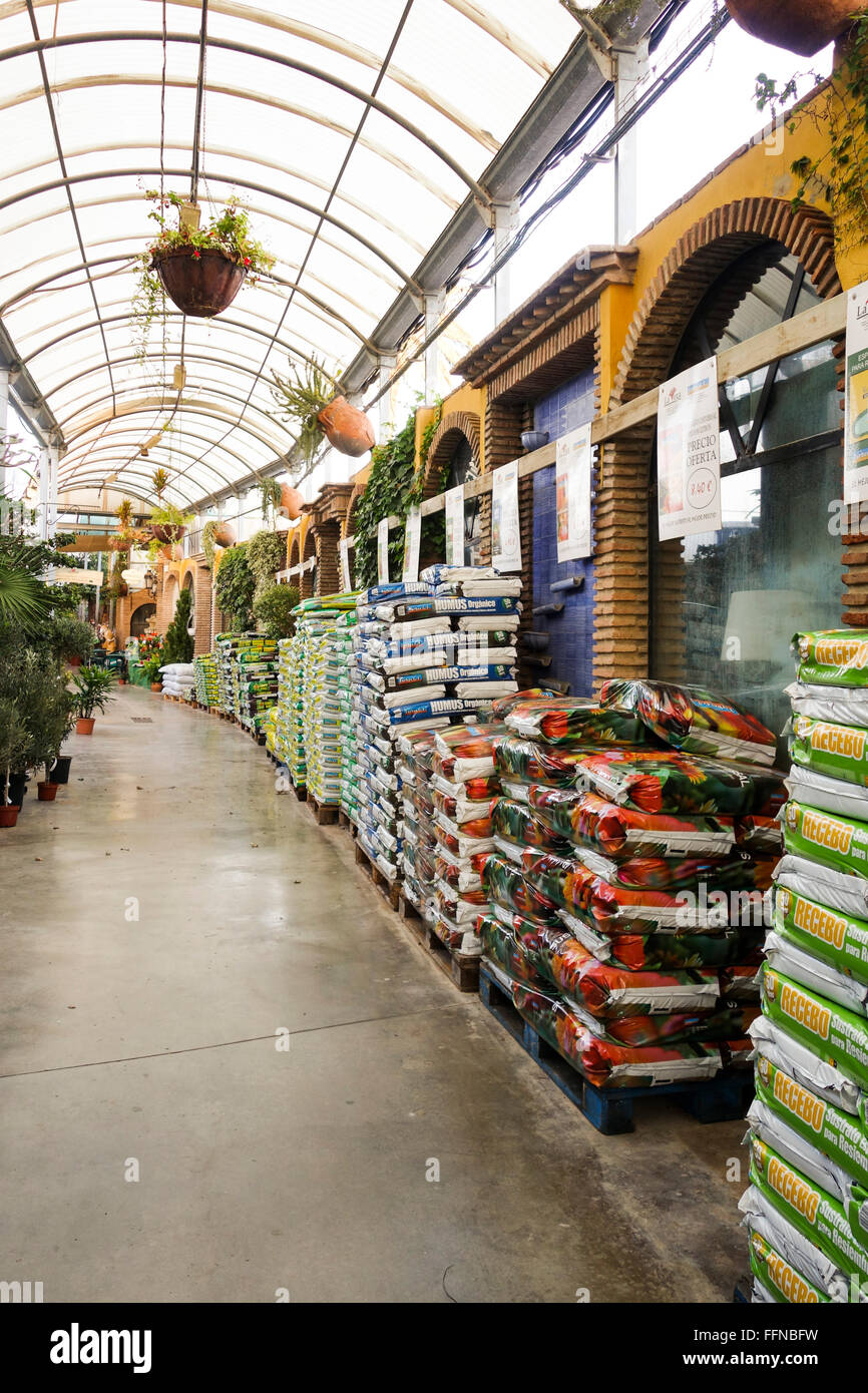 Centre de jardin, plantes, engrais, compost offrant, en Espagne. Banque D'Images