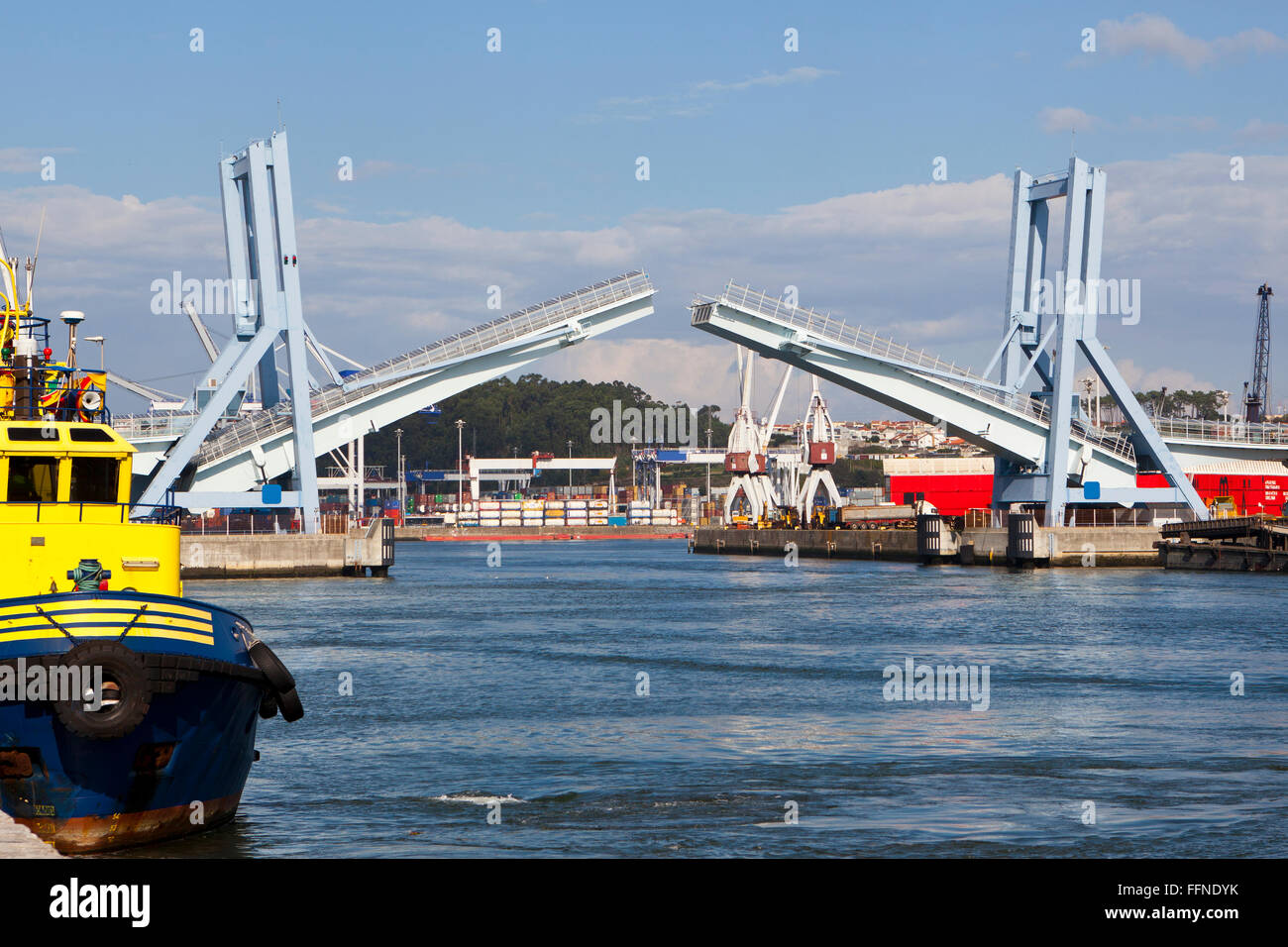 Commercial Dock avec un pont-levis Banque D'Images