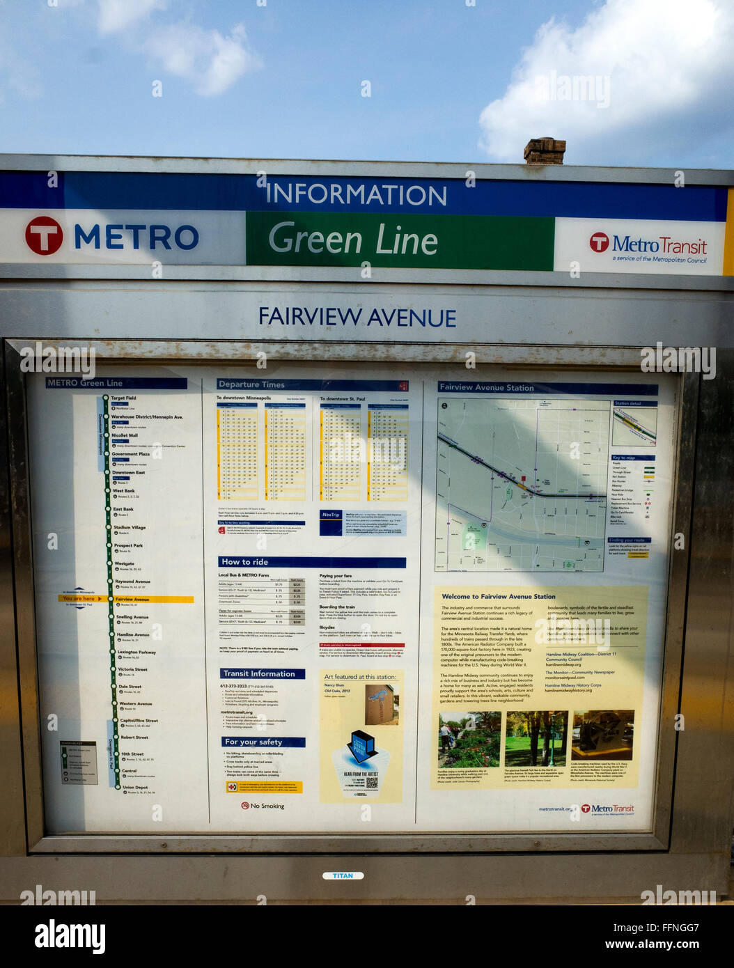 Programme et plan de métro ligne verte Light Rail Transit Train circulant entre St Paul et Minneapolis. St Paul Minnesota MN USA Banque D'Images