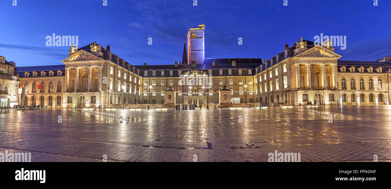 Soirée panorama de la place de la libération, Dijon, Bourgogne, France Banque D'Images