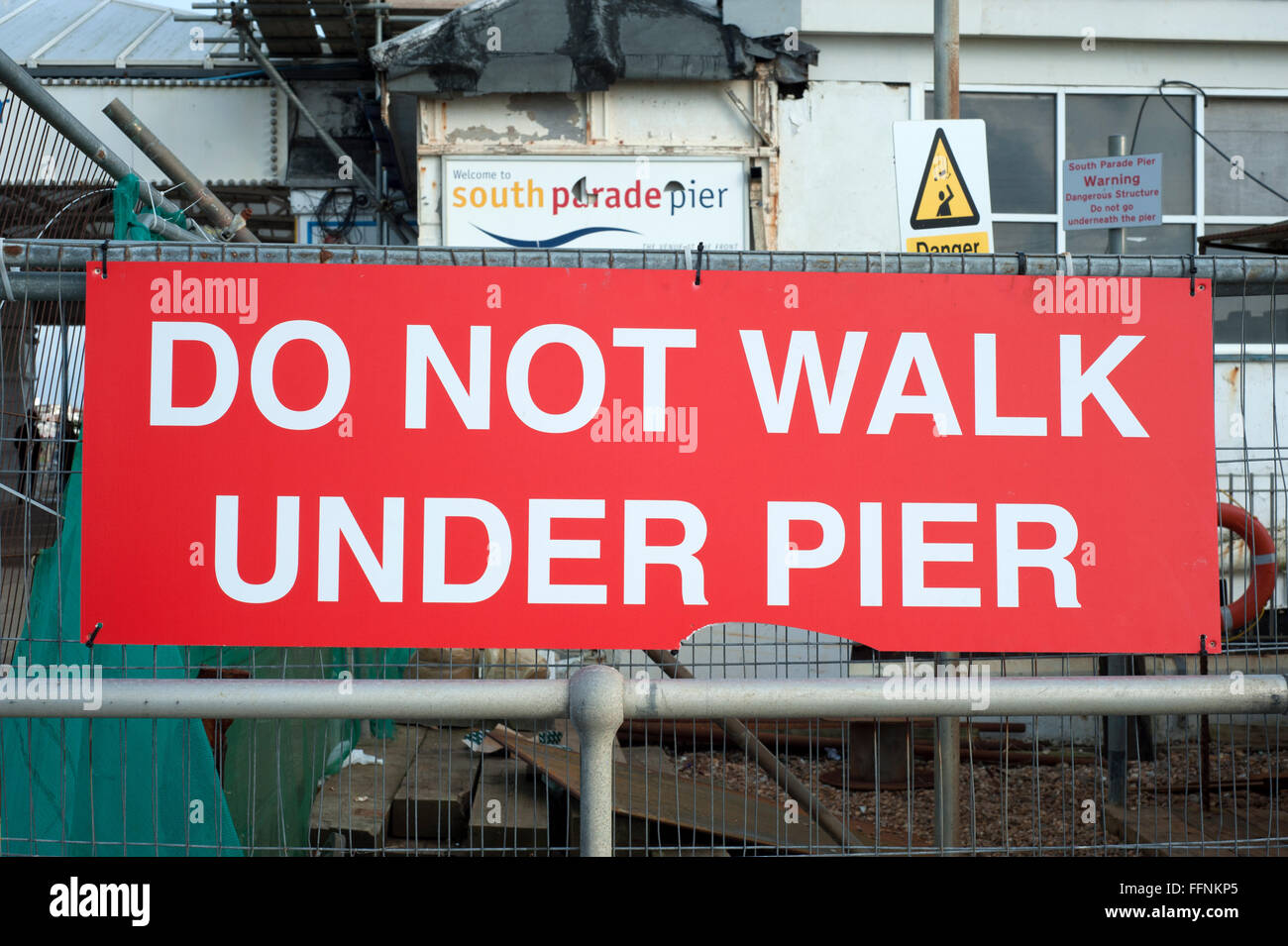 South parade pier dans l'attente de l'état abandonné de Southsea de rénovation ou de démolition portsmouth hampshire england uk Banque D'Images