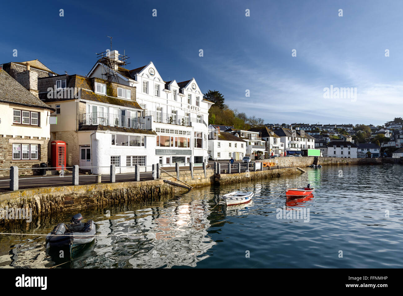 St Mawes est une petite ville en face de Falmouth, sur la péninsule de Roseland, sur la côte sud de la Cornouailles, Angleterre, Royaume-Uni. Banque D'Images