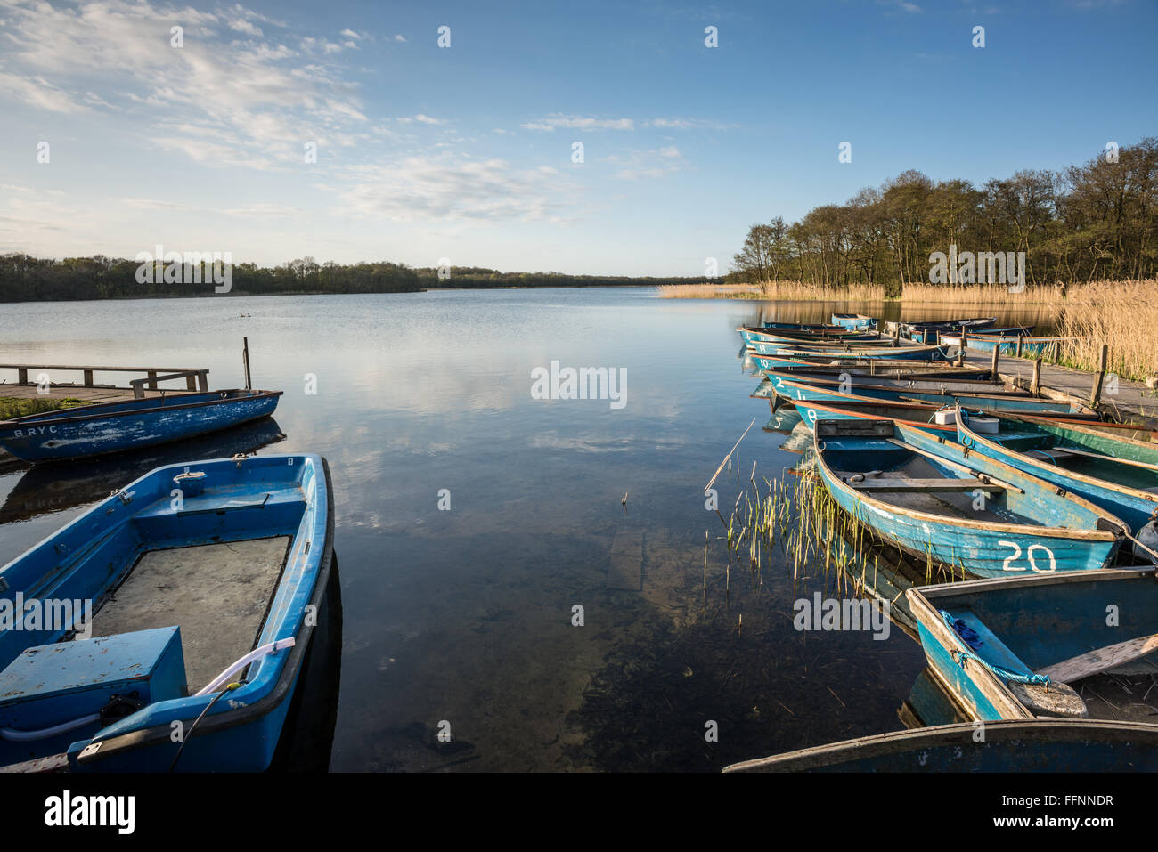 Ormesby peu large, vue forme Filby Bridge, Norfolk Banque D'Images