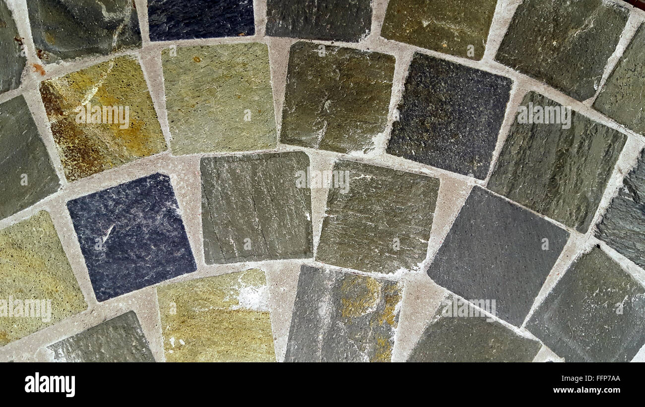 Carreaux de pierre naturelle en demi-cercle. Banque D'Images