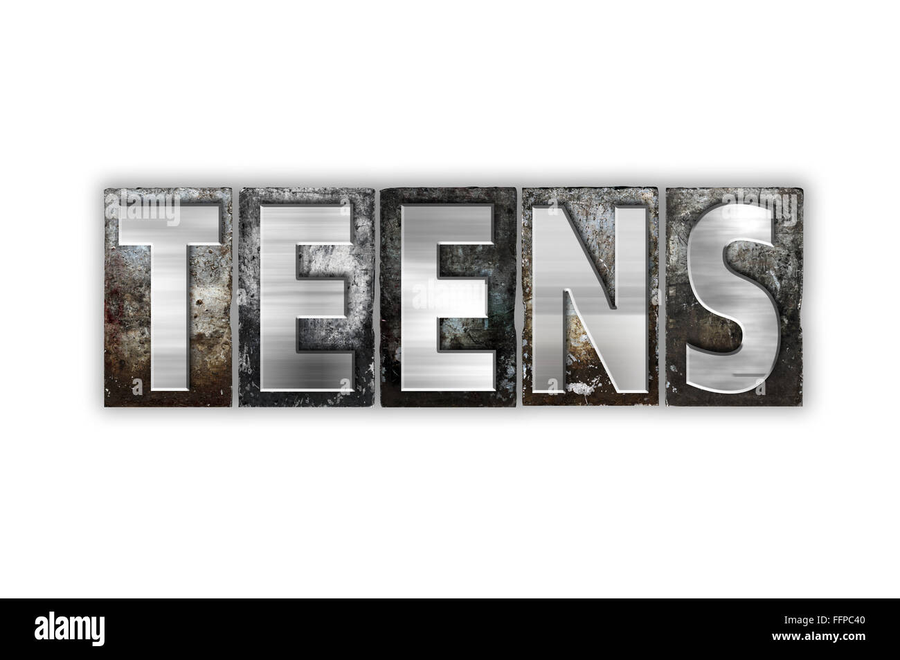 Le mot 'Teens' écrit en metal vintage type typographique isolé sur un fond blanc. Banque D'Images