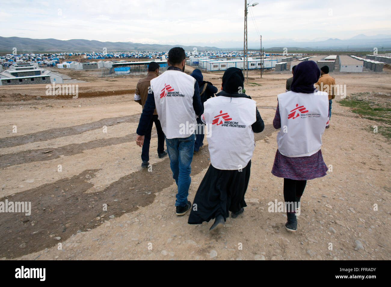 Les promoteurs de la santé au travail de MSF dans l'Arbat Kamp, le nord de l'Iraq des réfugiés Banque D'Images