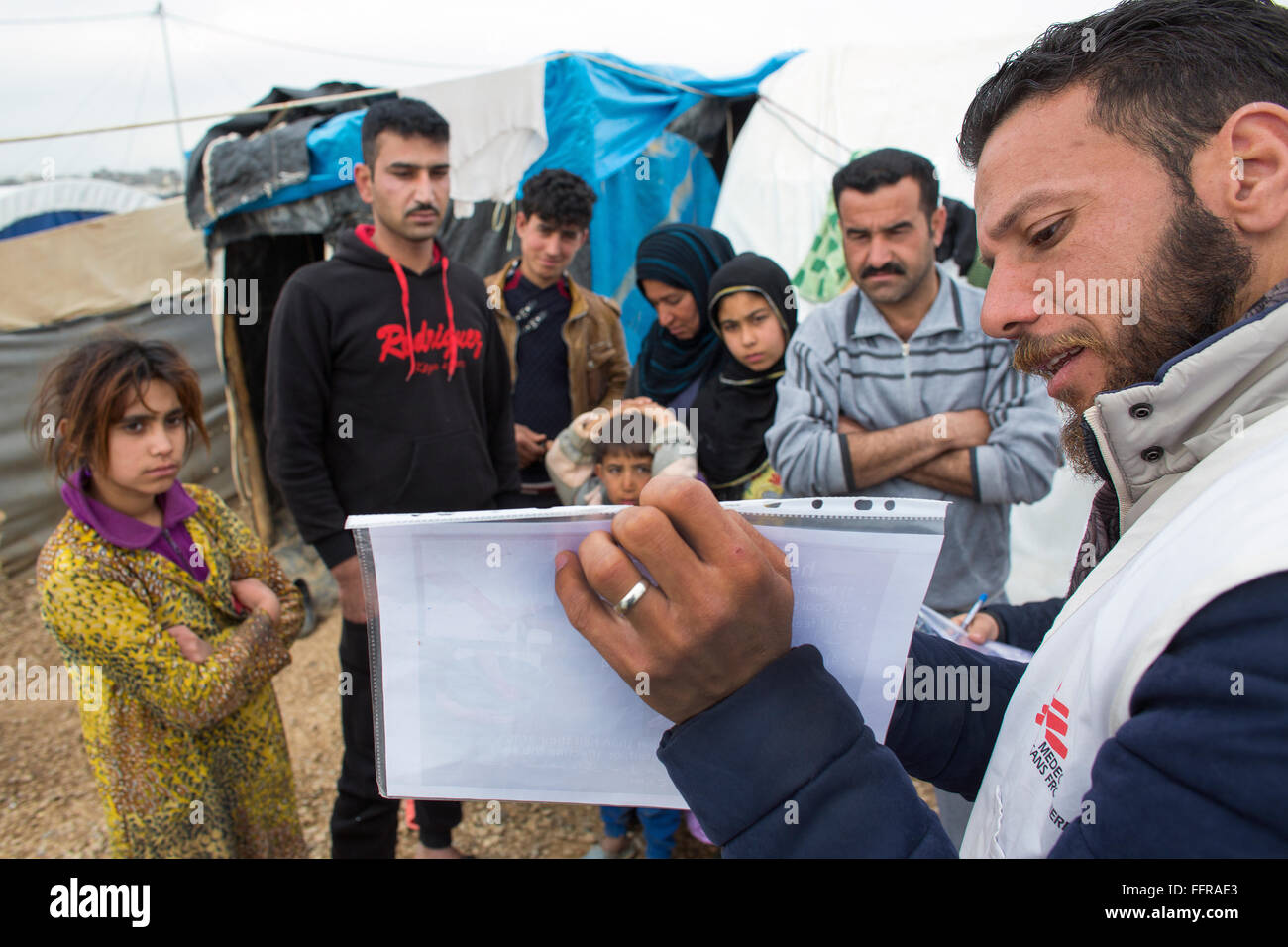 Les promoteurs de la santé au travail de MSF dans l'Arbat Kamp, le nord de l'Iraq des réfugiés Banque D'Images