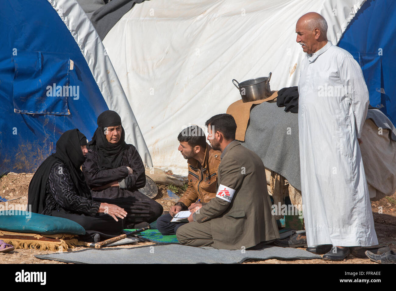 Les promoteurs de la santé au travail de MSF dans l'Arbat Kamp, le nord de l'Iraq des réfugiés Banque D'Images