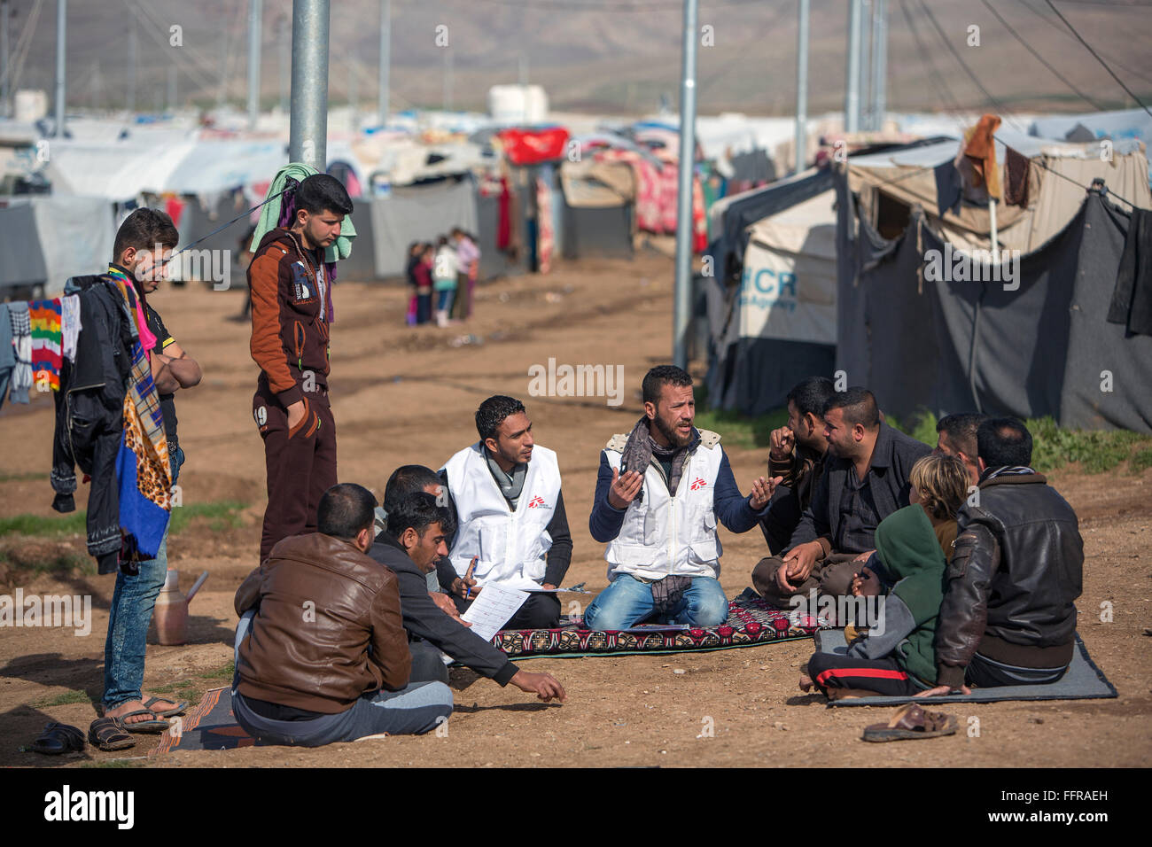 Les promoteurs de la santé au travail de MSF dans l'Arbat Kamp, le nord de l'Iraq des réfugiés Banque D'Images