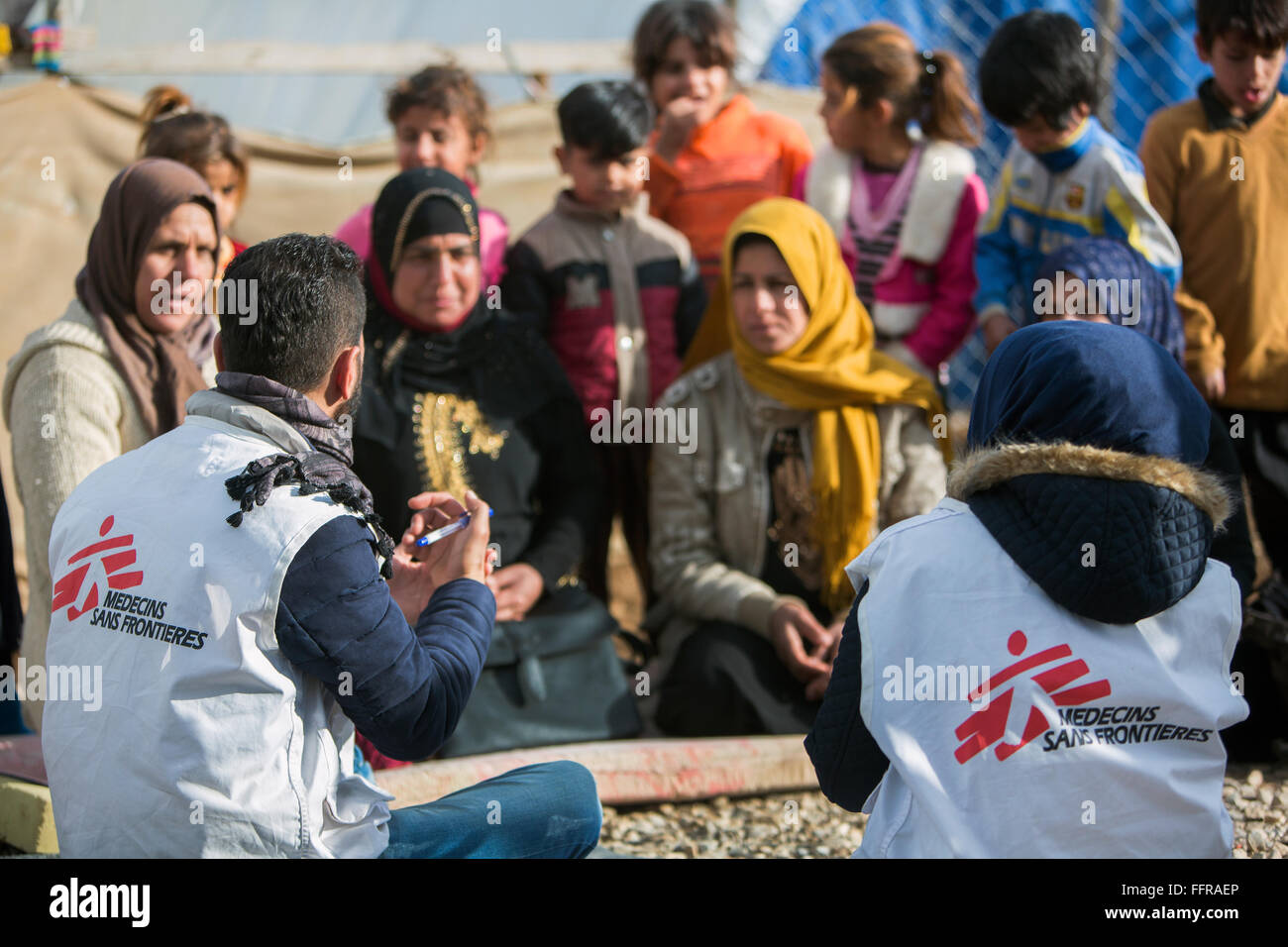 Les promoteurs de la santé au travail de MSF dans l'Arbat Kamp, le nord de l'Iraq des réfugiés Banque D'Images