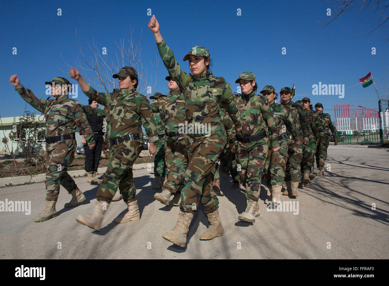 Peshmergas kurdes femelle Isis de combat en Irak et en Syrie Banque D'Images