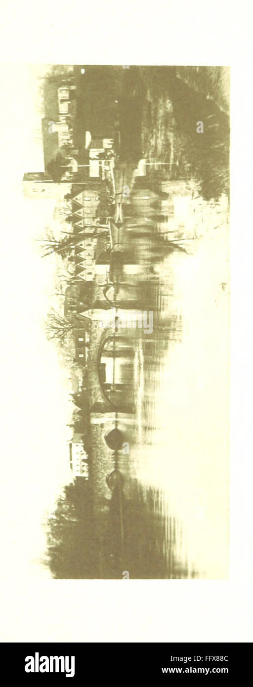 Swin, Swale, and Swatchway de H. L. Jones est une collection de récits de voyages documentant des croisières le long des rivières Thames, Medway et Essex. Le livre offre des descriptions détaillées de ces voies navigables emblématiques, explorant leur beauté naturelle et leur importance historique. Banque D'Images