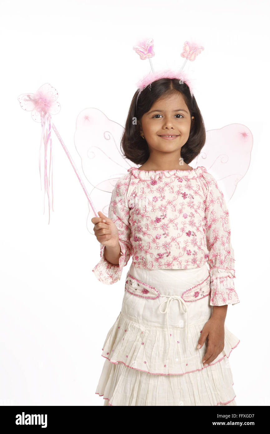 Fillette de huit ans portant costume Fée Rose M.# 703U Banque D'Images