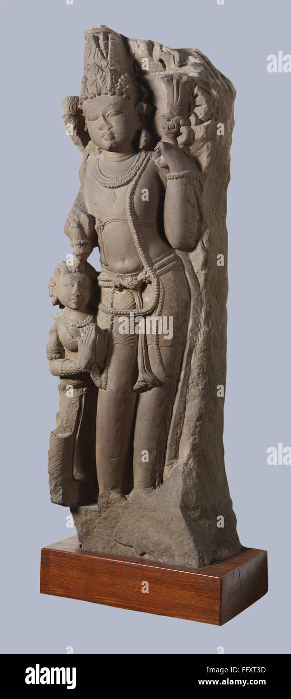 Vishnu Paricharak Purusha 11e siècle période Kalchuri Vaishnav culte , trouvée à Jabalpur district , Madhya Pradesh, Inde Banque D'Images