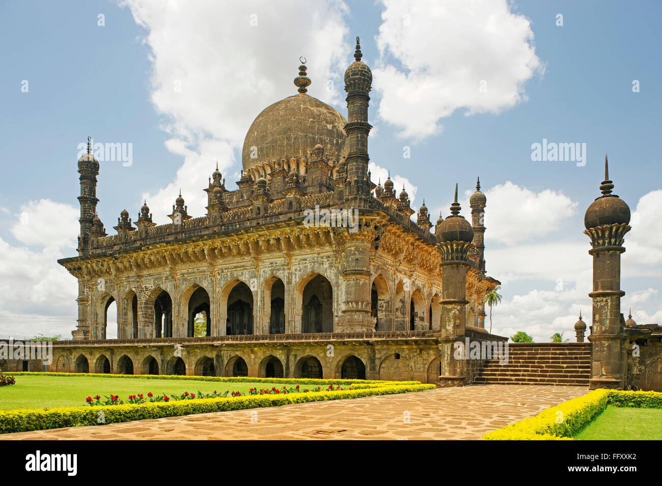 L'architecture islamique Ibrahim Roza construit par Ibrahim Adil Shah II 1580 1626 pour sa reine , Bijapur , Karnataka , Inde Banque D'Images