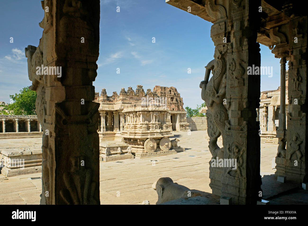 Char à l'intérieur de Shri Vijaya Vitthala temple , 15e siècle , Hampi Vijayanagar, Dist Bellary , Karnataka Banque D'Images