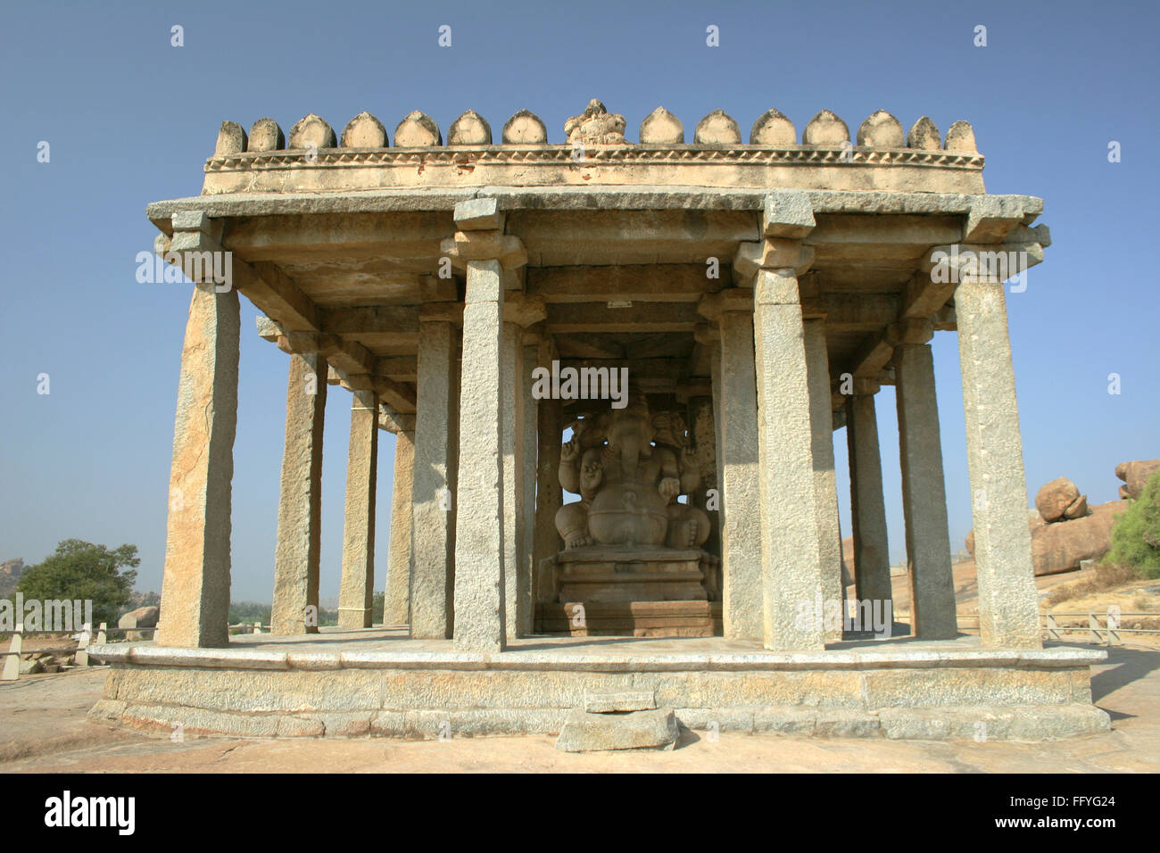 Passa en Sasivekalu temple Ganesh , Hampi Vijayanagar ruins , Karnataka , Inde Banque D'Images
