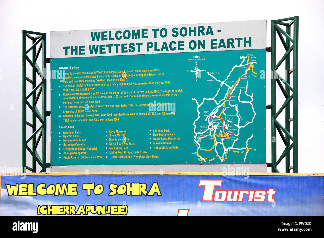 Le panneau publicitaire montrant des endroits touristiques ; ; ; Sohra En Meghalaya ; Inde Banque D'Images